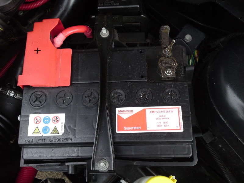 2005 Ford focus battery cover